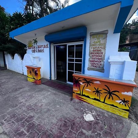 Sunrise Internet Cafe And Hotel Лас Терренас Экстерьер фото